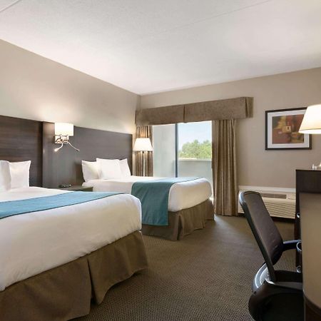 Travelodge Hotel by Wyndham Kingston Lasalle Eksteriør bilde