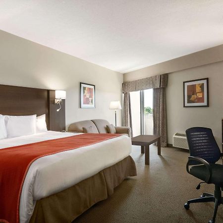 Travelodge Hotel by Wyndham Kingston Lasalle Eksteriør bilde
